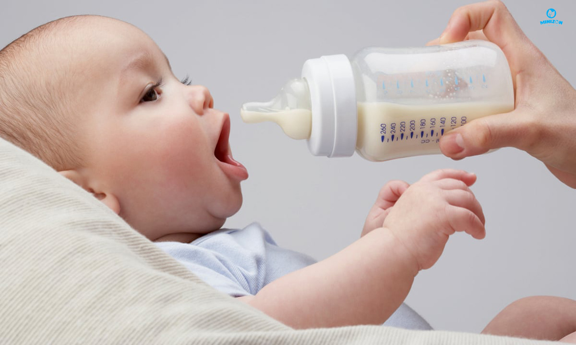 Lượng sữa cho bé theo từng giai đoạn