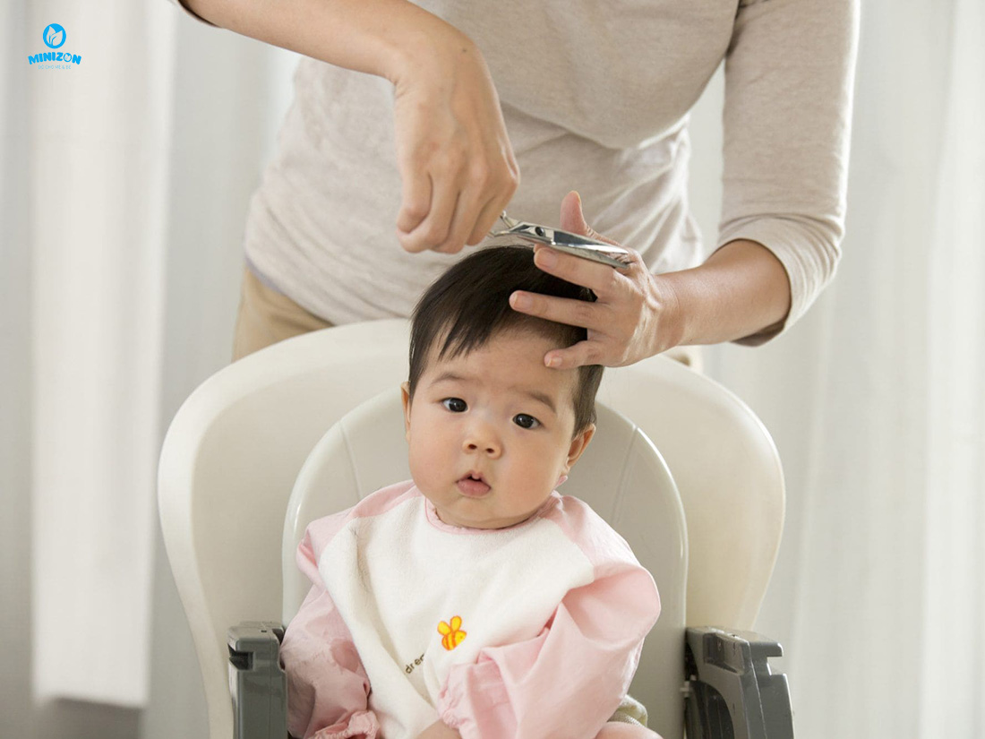 Sai lầm phổ biến khi chăm sóc tóc cho trẻ sơ sinh