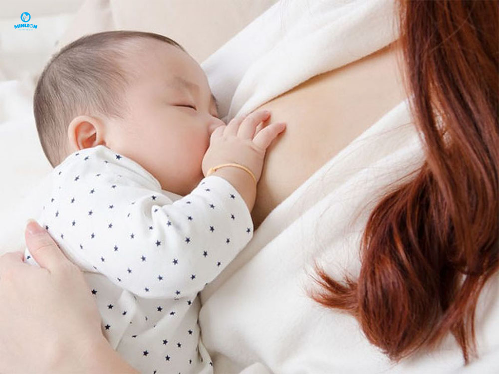 Cách khắc phục tình trạng bé ngủ quên khi bú mẹ như thế nào?