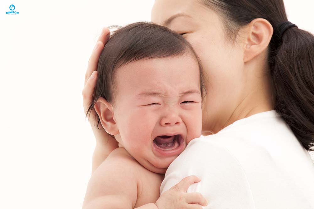 Vì sao ba mẹ cần nhận biết dấu hiệu bất thường ở trẻ sơ sinh?